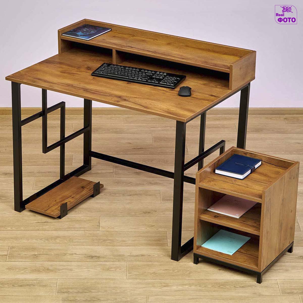 Стильный компьютерный стол с надстройкой